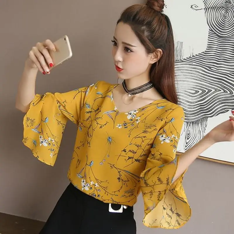 Women Summer Fashion Loose Little Fresh Floral Large Size V-neck Short Sleeve Chiffon Shirt Women Clothes Casual All-match Tops