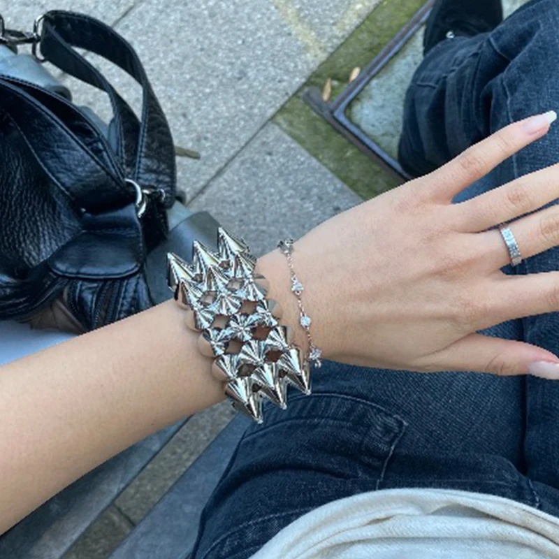 Vintage 3 Layer  Rivet Bracelets Lightweight Punk Row Cuspidal Spikes Bracelets Rivet Stud Y2K Gothic Rock Unisex Bangle Jewelry