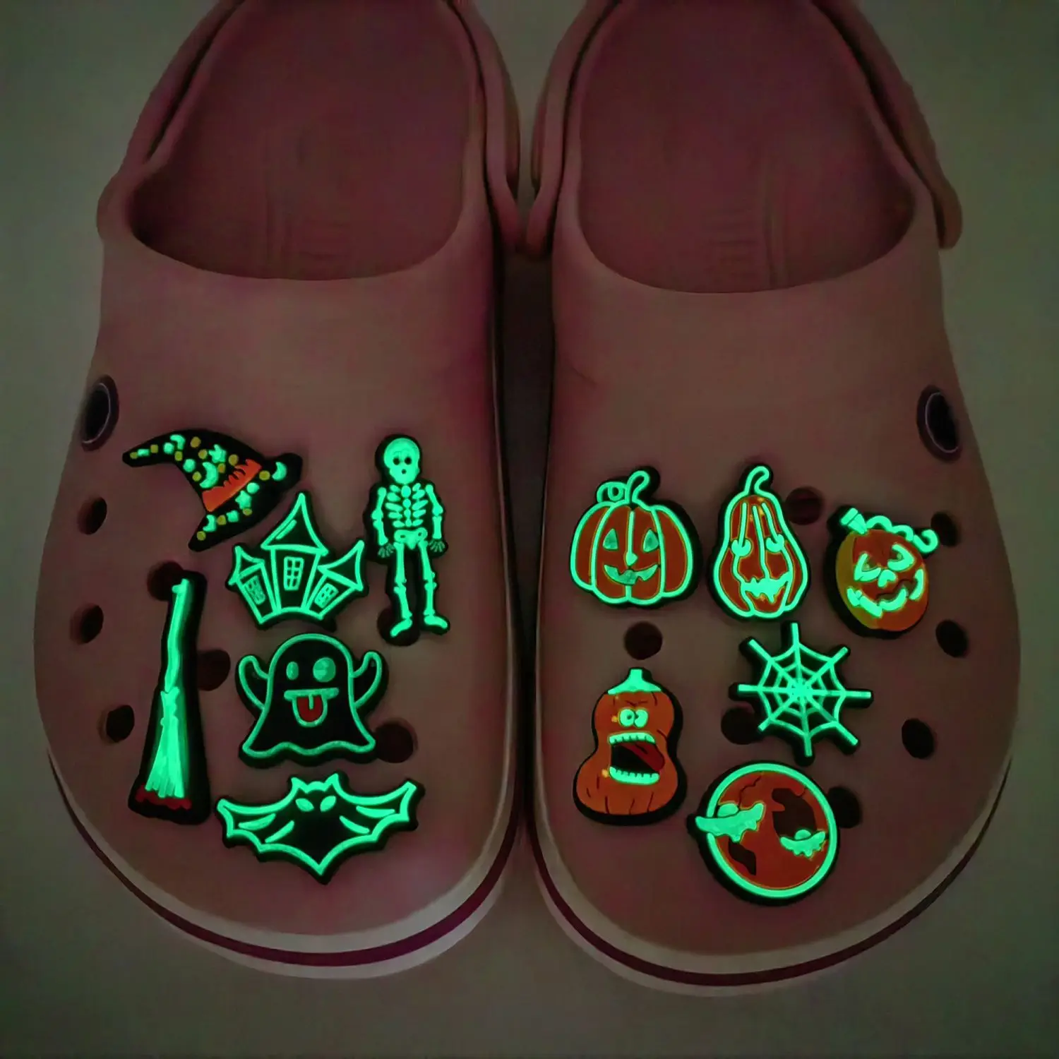 【12pcs/Set】Shoe Charm DIY Fluorescent Christmas Shoe Ornament Hole Shoe Charm Accessories Detachable Shoe Buckle for Clogs