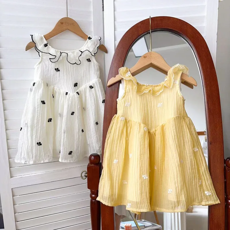 2024 Summer New Arrival Girls Sleeveless O Neck Embroidery Floral Yellow Dress Infantil Menina Cute Party Dress Custume 8-12T