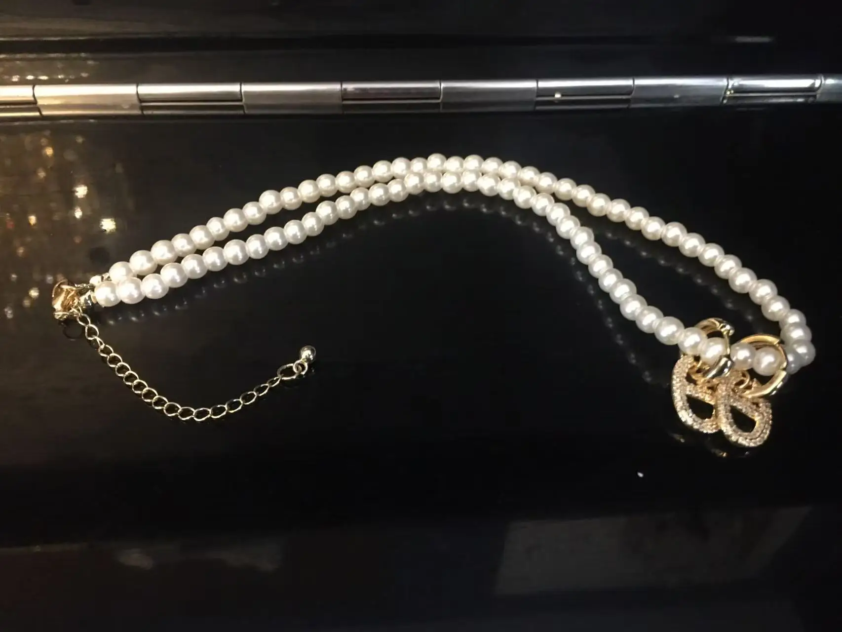 

The new hot item features luxurious design, a high-end zircon pendant, and is perfect for adding a touch of sweetness