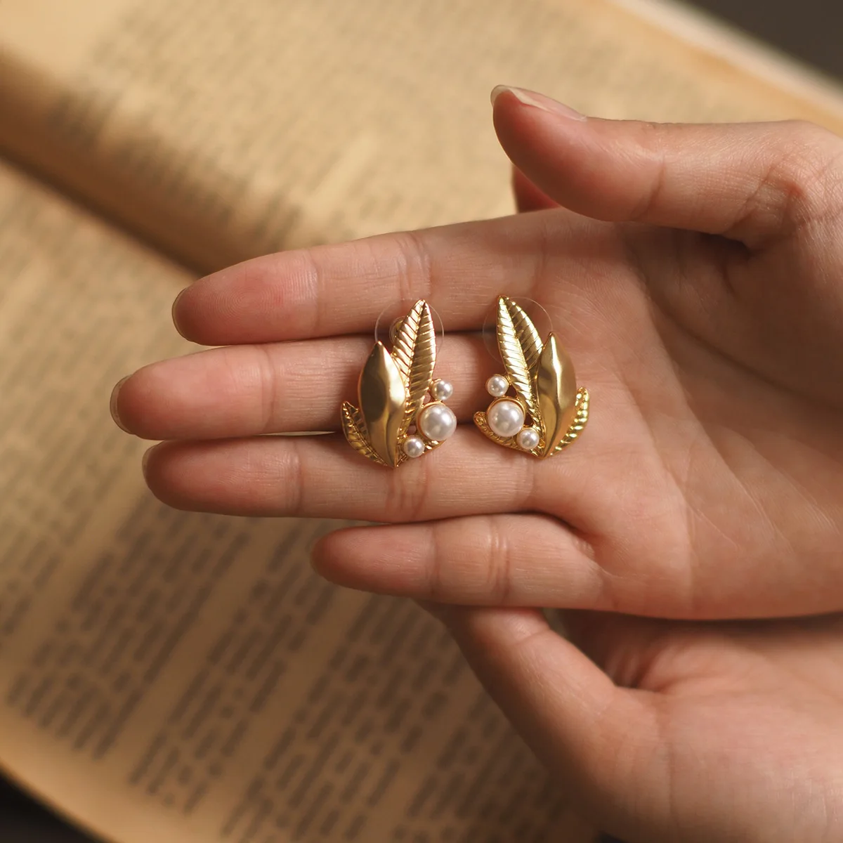 

Vintage Leaf Design Faux Pearl Stud Earrings
