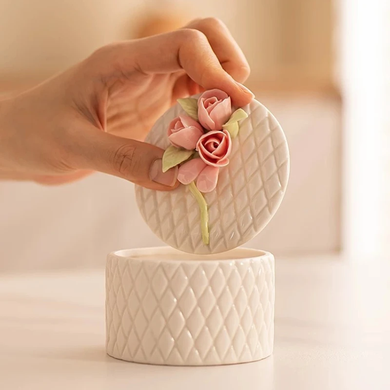 Nordic Jewelry Box Ceramic Hand-painted Painted Golden Flower Storage Tank Creative Favorite Gifts Home Decoration Ornaments