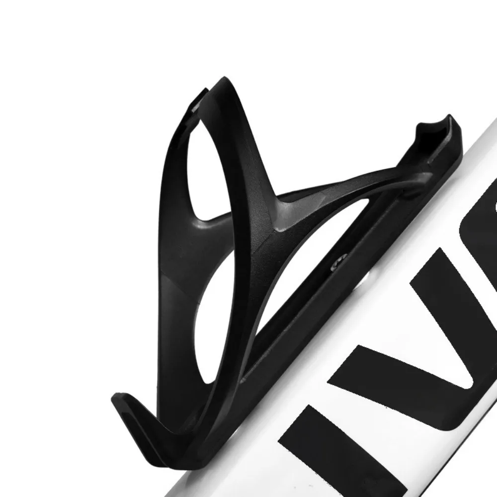 دعامة كأس الماء الأسود عالية الجودة خفيفة الوزن مع مسامير وحامل غلاية ورف زجاجات المشروبات البلاستيكية وإكسسوارات ركوب الدراجات #4