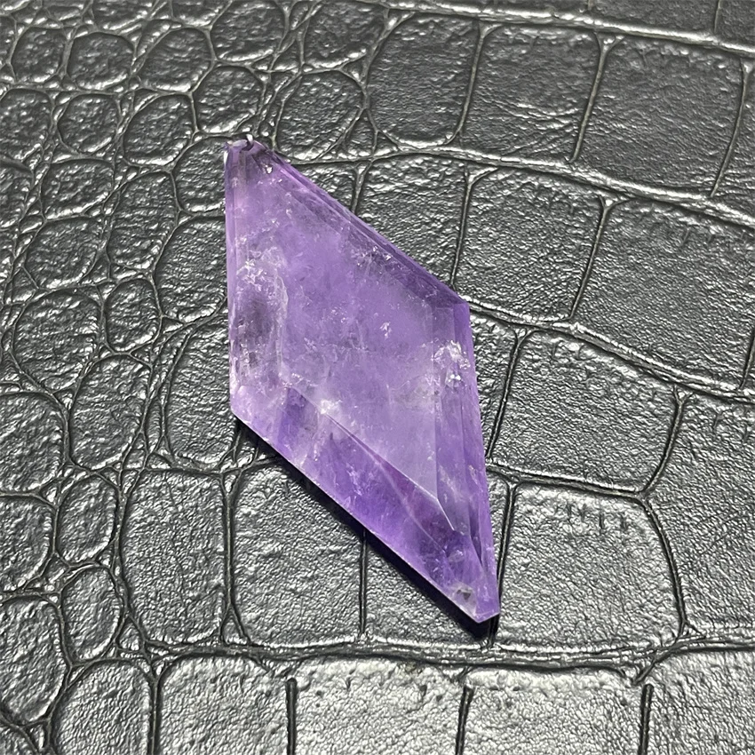 Natural Amethyst Double-Pointed Rhombic Faceted Moon-Shaped Spirit Amulet Pendant Multi-Faceted Gemstone Jewelry
