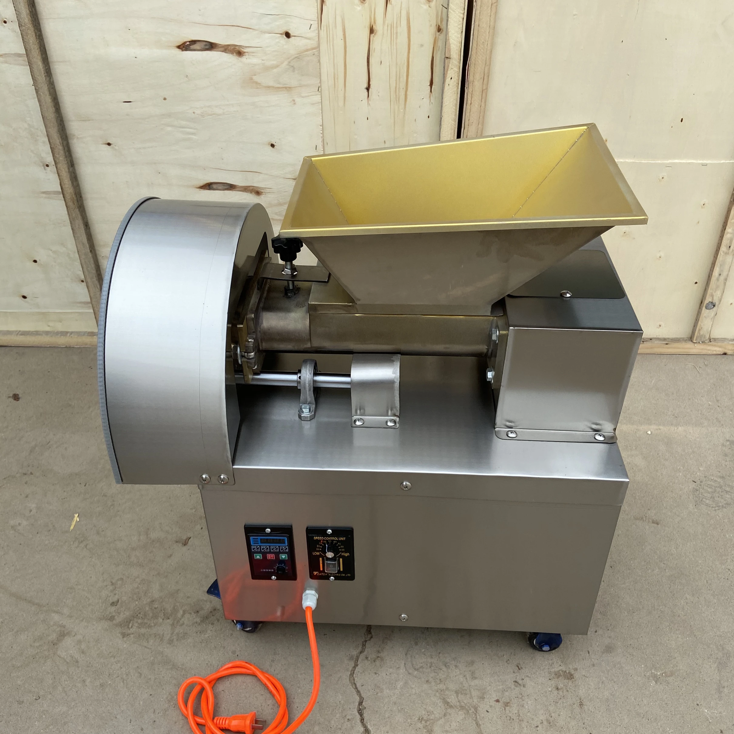 

Fully automatic dough cutting machine dedicated to bakery multifunctional processing dough cutting machine