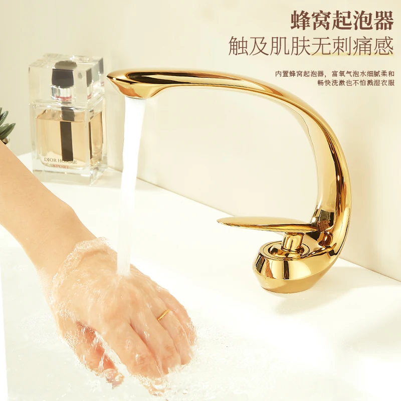 Gold light luxury washbasin faucet bathroom, all copper