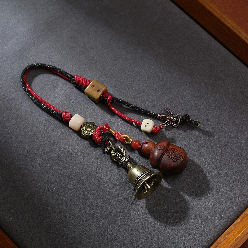 

Original lightning strike Zaomu Mountain ghost pendant keychain mobile phone pendant package trailer pendant fashion accessories