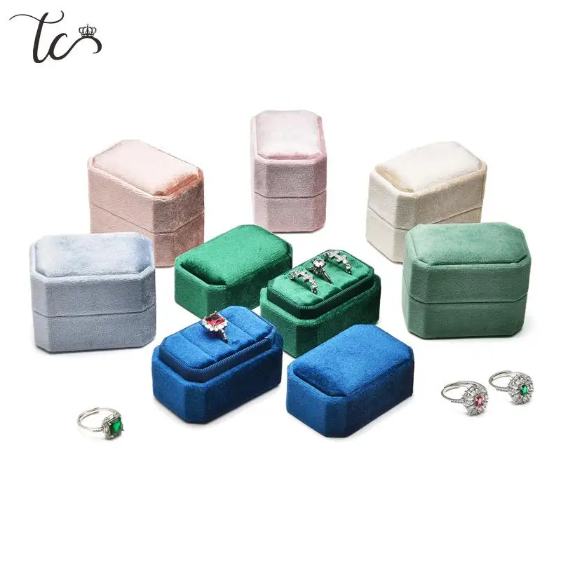 

High Quality Velvet Ring Packaging Box 3 Slots Earrings Holder Wedding Rings Earrings Organizer Case with Detachable Lid