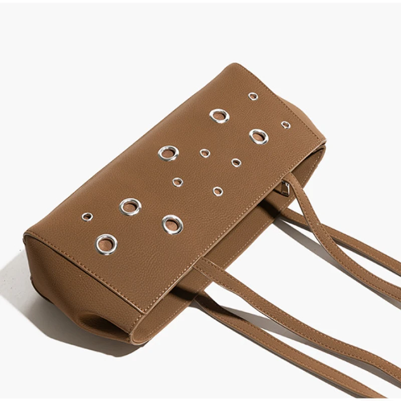 Metallösen-besetzte PU-Schultertasche, rechteckige Nieten-Handtasche für Damen, koreanische minimalistische Mode-Freizeit- und Arbeits-Tasche – Detail 4