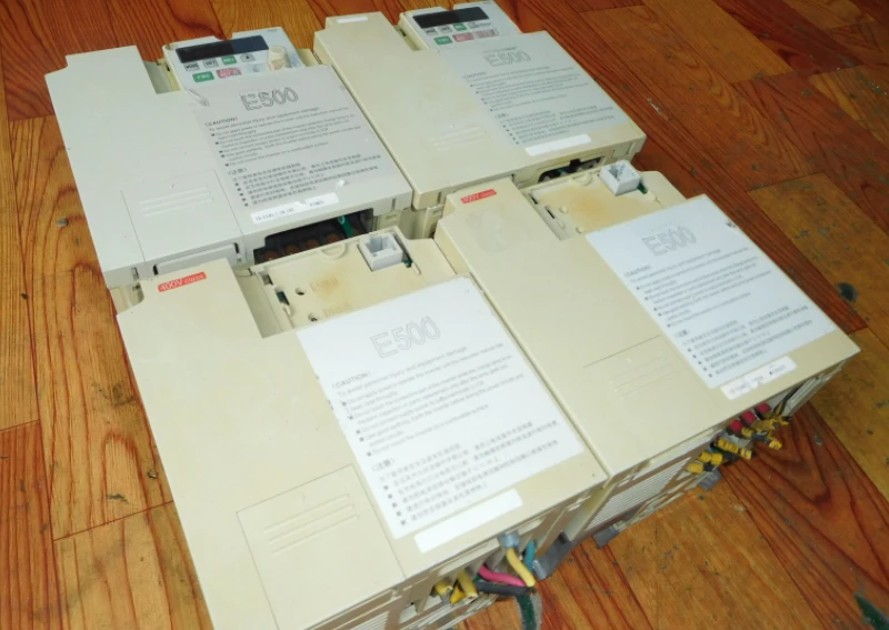 FR-E540-2.2K-CH   2.2KW 380V    inverter ,     In good working condition, free shipping   A