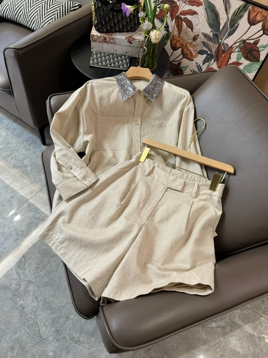 Casual luxurious summer linen shorts suit