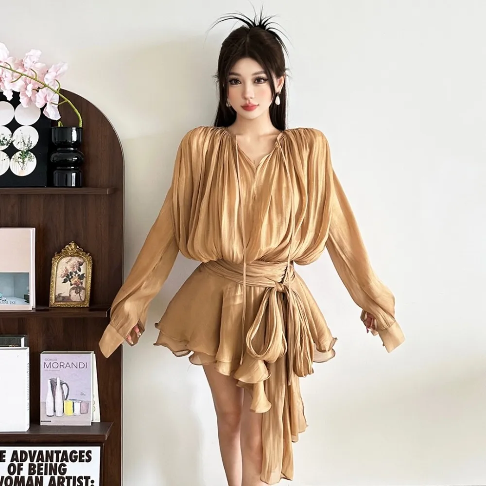 SylCue Ruched Elegante Mini Vestido Mulher Outono Tendência Lace-Up O-pescoço Manga Alargada Em Camadas Hem Cintura Alta Moda Casual Bodycon