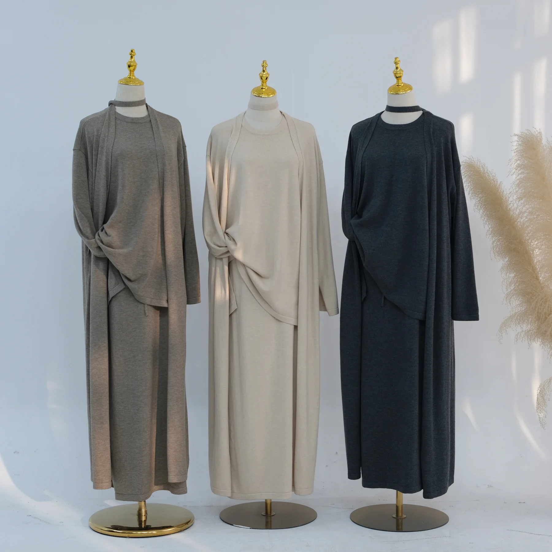 

2026 Eid 3 Piece Muslim Sets Women Knit Abaya+Tops+Skirts Suits Khimar Kaftan Solid Ramadan 3pcs Muslim Set Islam Clothing Niqab