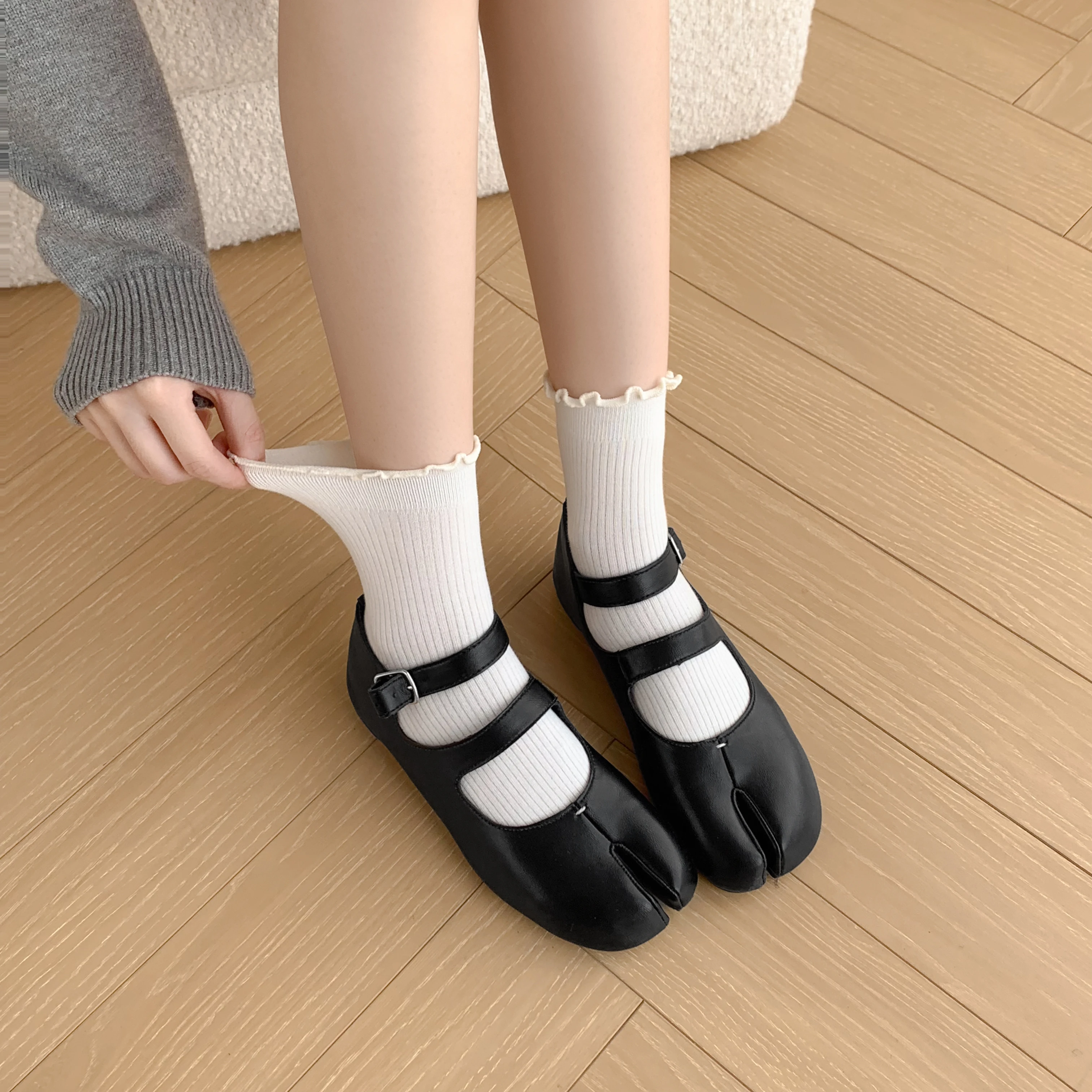 Japanische Baumwoll-Zehensocken mit Rüschenrand für Damen, Einfarbige Zwei-Zehen-Socken, Harajuku Hochelastische Unisex Tabi-Socken – Detail 11