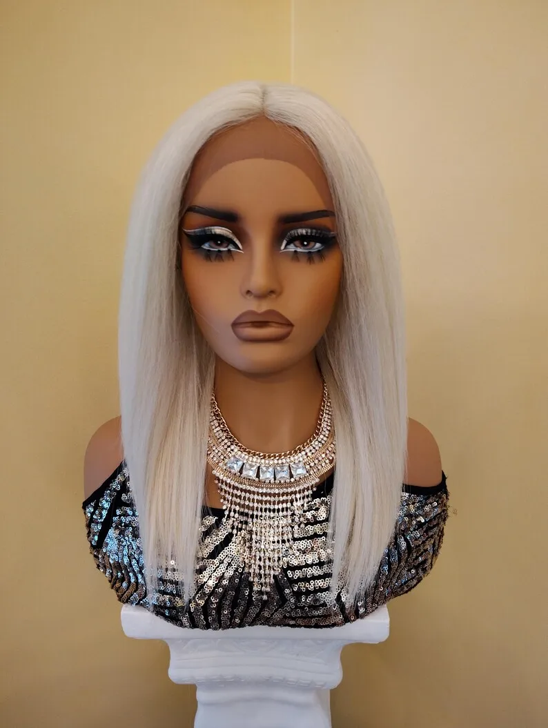 Peluca blanca peluca con malla Frontal recta corta 13X4 HD Bob peluca Frontal de encaje sin pegamento prearrancada Cosplay diario sintético para mujeres