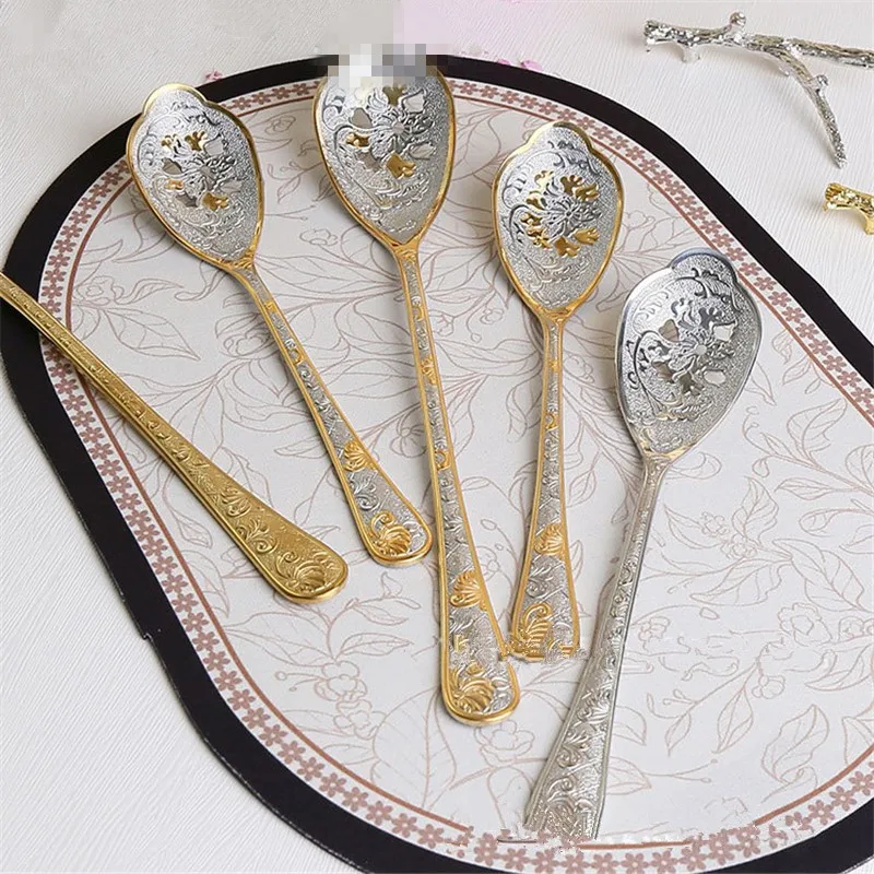 

French Embossed Stainless Steel Soup Spoons Luxury Palace Meal Spoon Colander Long Handle Kitchen Serving Scoops Flower Cutlery