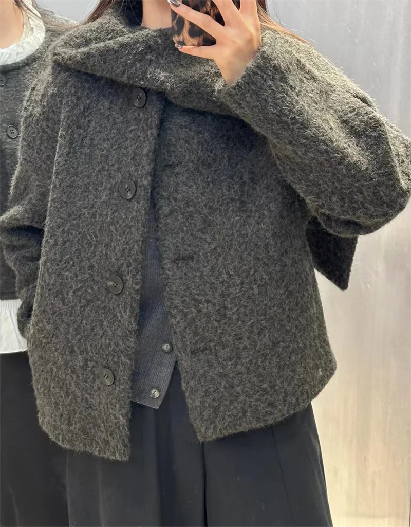 Women's Coat 2025 Winter New Style Dark Gray Long Sleeve with Scarf Decor Simple Short Coat Elegant and Fashionable