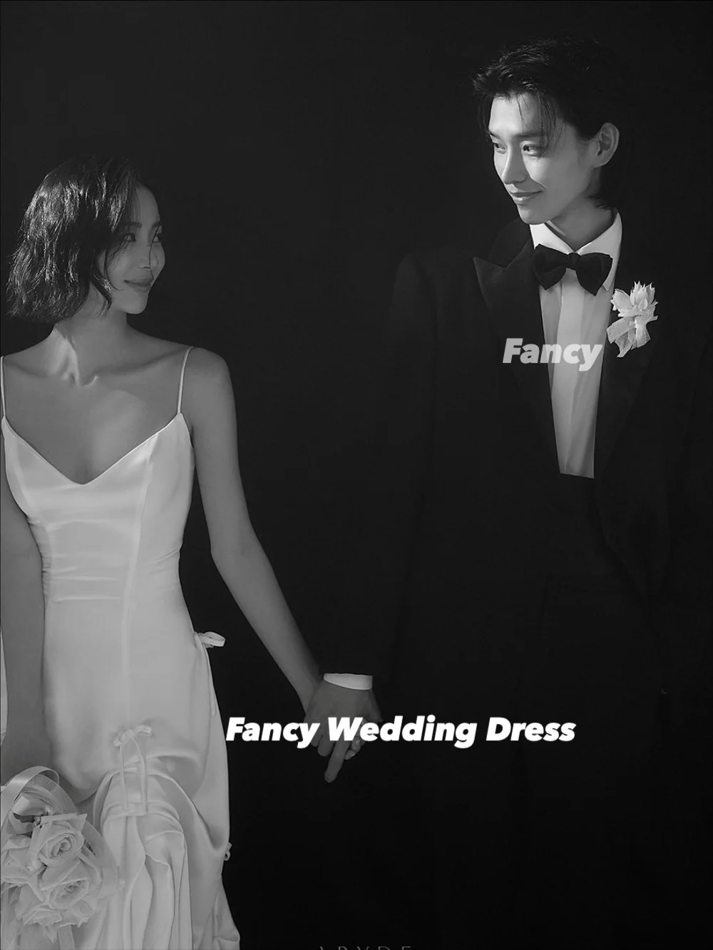 Fancy Simple Korea A Line Abito da sposa Servizio fotografico Senza spalline Abito da sposa in morbido raso Abito da sera a maniche corte Personalizzato