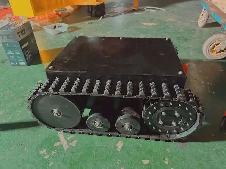 Rubber tracked chassis platform/tracked awn mower/rubber track undercariaging system kits