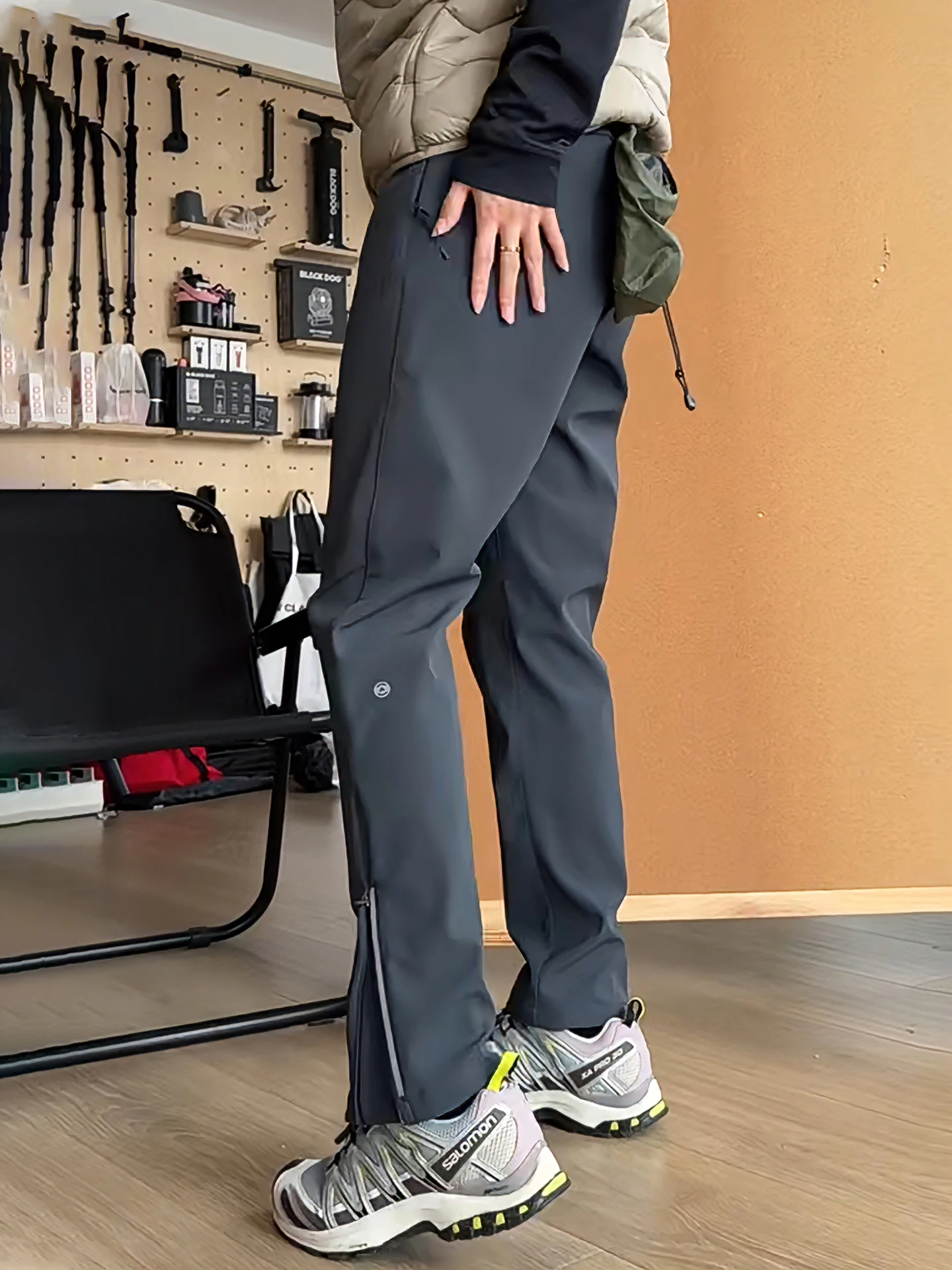 

Men's Winter Fleece Lined Climbing Skiing Pants Soft Workwear Trousers Outdoor Mountain Climbing Skiing Zipper Side Pull