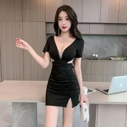 Nightclub women's dress with low cut and sexy new style as a base, slimming out in the nightclub and covering buttocks