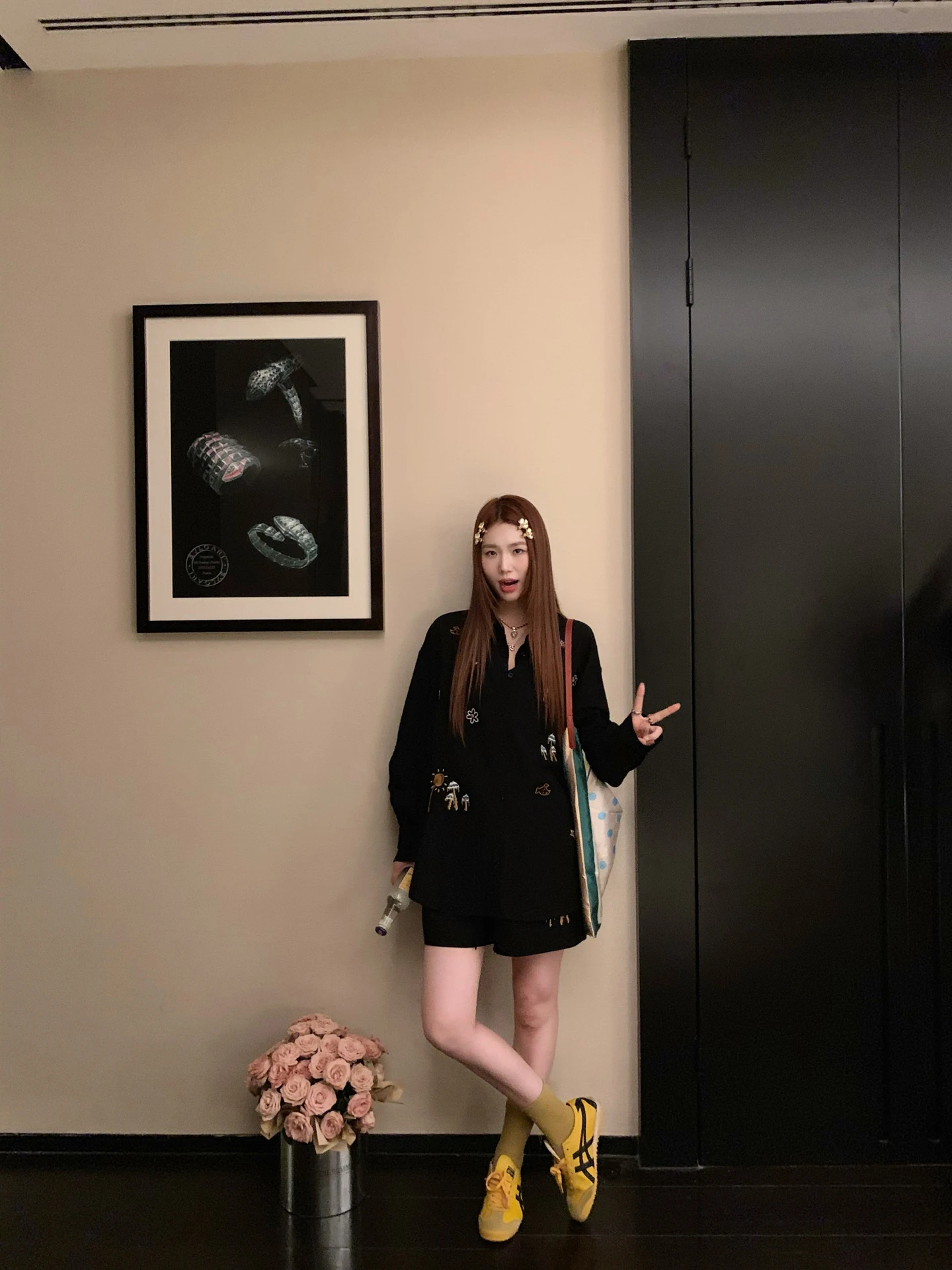 

Комплект из льняной ткани с вышивкой для женщин от бренда Little Lady: весенний сезон, тонкий, с длинными рукавами, не мнется.