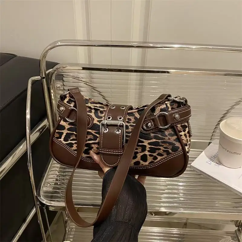 Taschen für Damen 2025, neue trendige und vielseitige Retro-Hot-Girl-Achseltasche, Nischentextur, Halbmondtasche, einzelne Schulter-Crossbody-Tasche – Detail 23