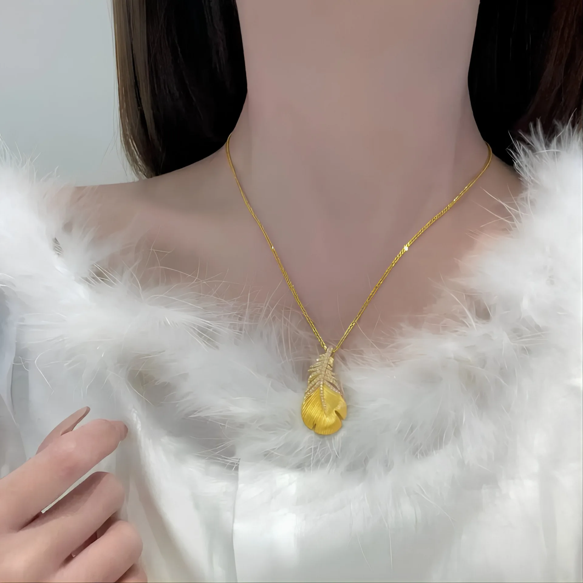 9999 Gold Sparkling Feather Diamond-Set Feather Pendant Necklace Luxury Textured High-End High-Color Retention Collar Charm