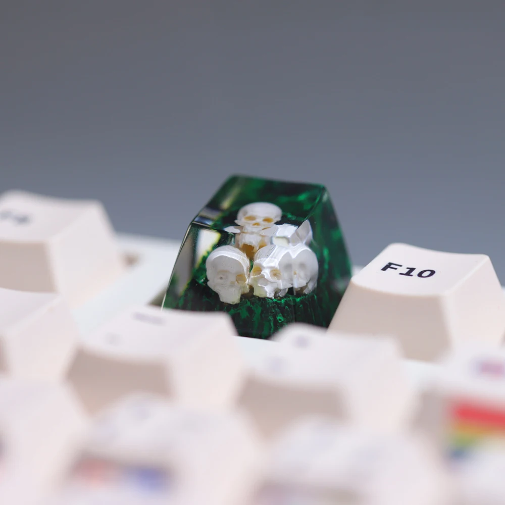 

1PCS Handmade Customized Keycap Resin Personality Aoyama Skull Artisan Keyboard Cap for Gaming Keyboard MX Axis