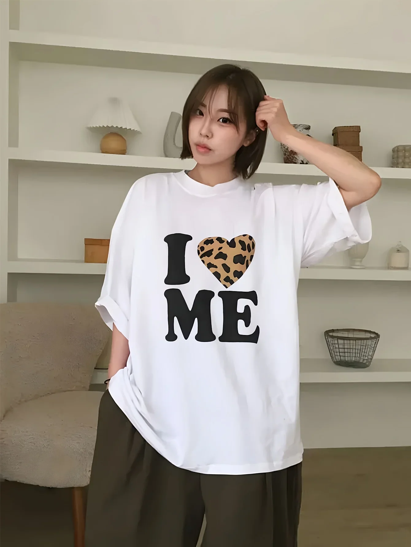 Style Black with English Letter Print Heart-shaped Pattern Design Women's Casual Top Round Neck Summer Short-sleeve Style