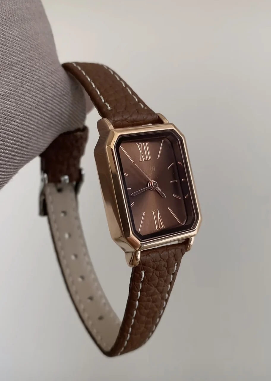 Elegant Women'S Watch Square BrownVintageStyle Sophisticated And Versatile Leather Women'S Watch HighQuality Women'S Wristwatch.
