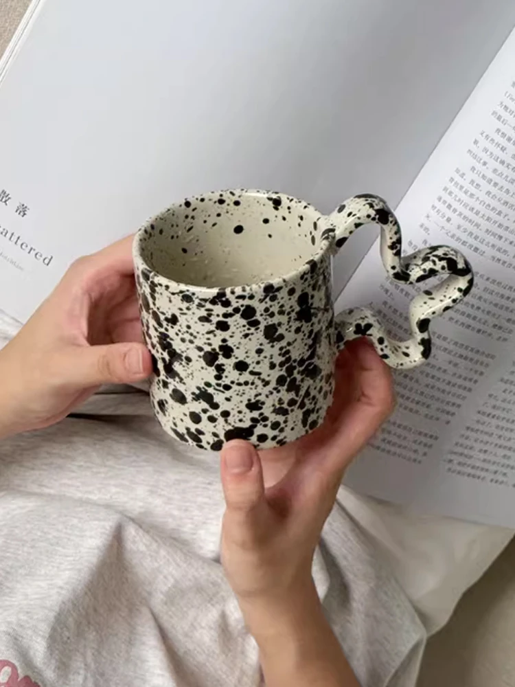 ahunderjiaz-レトロ手作りセラミックマグセット、ギフトボックス付き高級芸術コーヒーカップ、オフィスホーム用のユニークなデスクトップ装飾