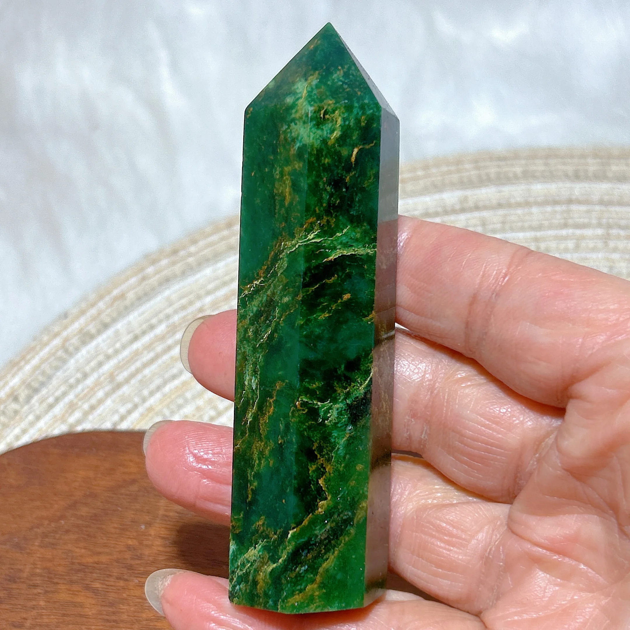 Natural Crystal Emerald Tower Reiki Healing High Quality Gemstones Energy Mineral Ornament Home Decorations Room Decor Gift