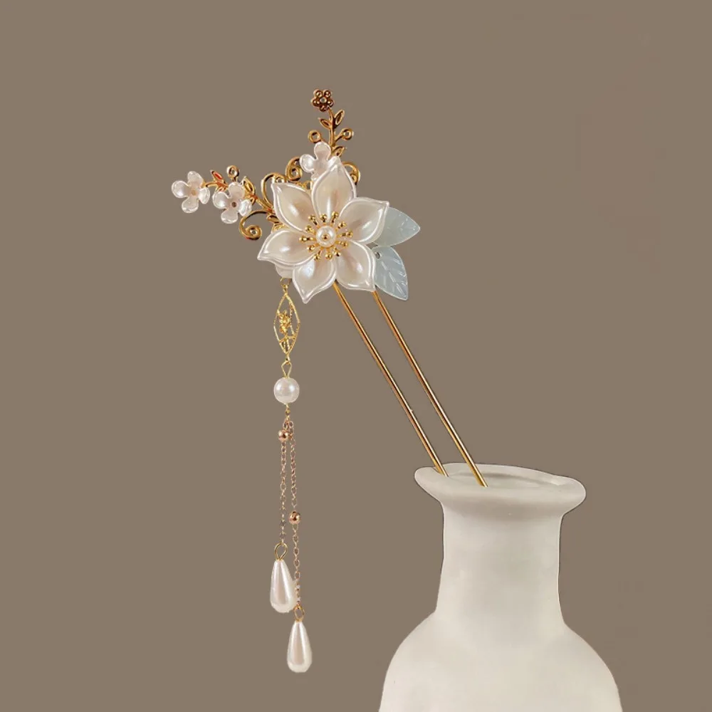 

Chinese Style Flower Hair Stick Handmade Vintage Hanfu Hair Bun with Tassel Alloy Retro Hair Clasp Photograph