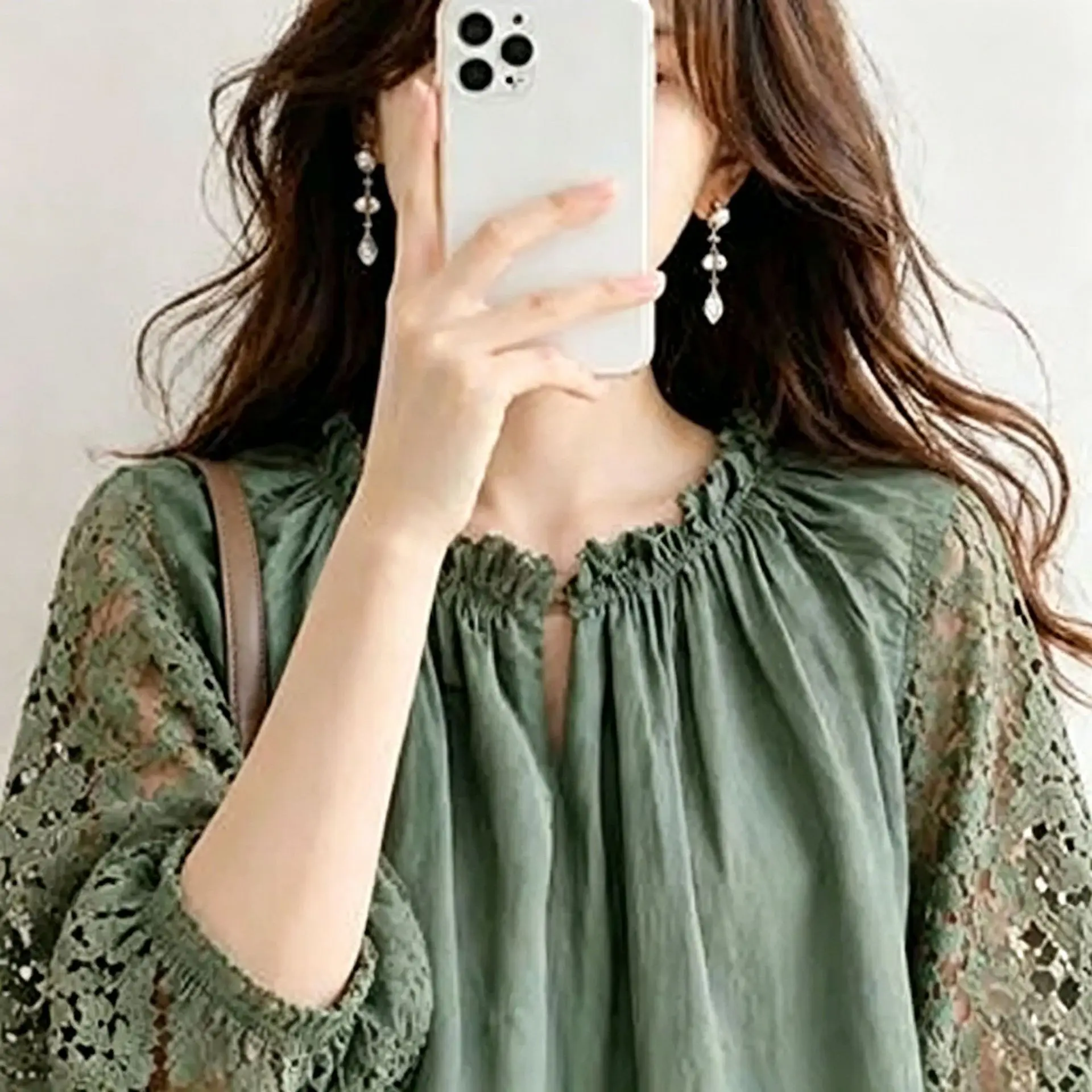 2026 New Japanese And Korean Style Circular Neck Lace Patchwork Mid-sleeve Top For Women, Elegant And Youthful  loose Luxury
