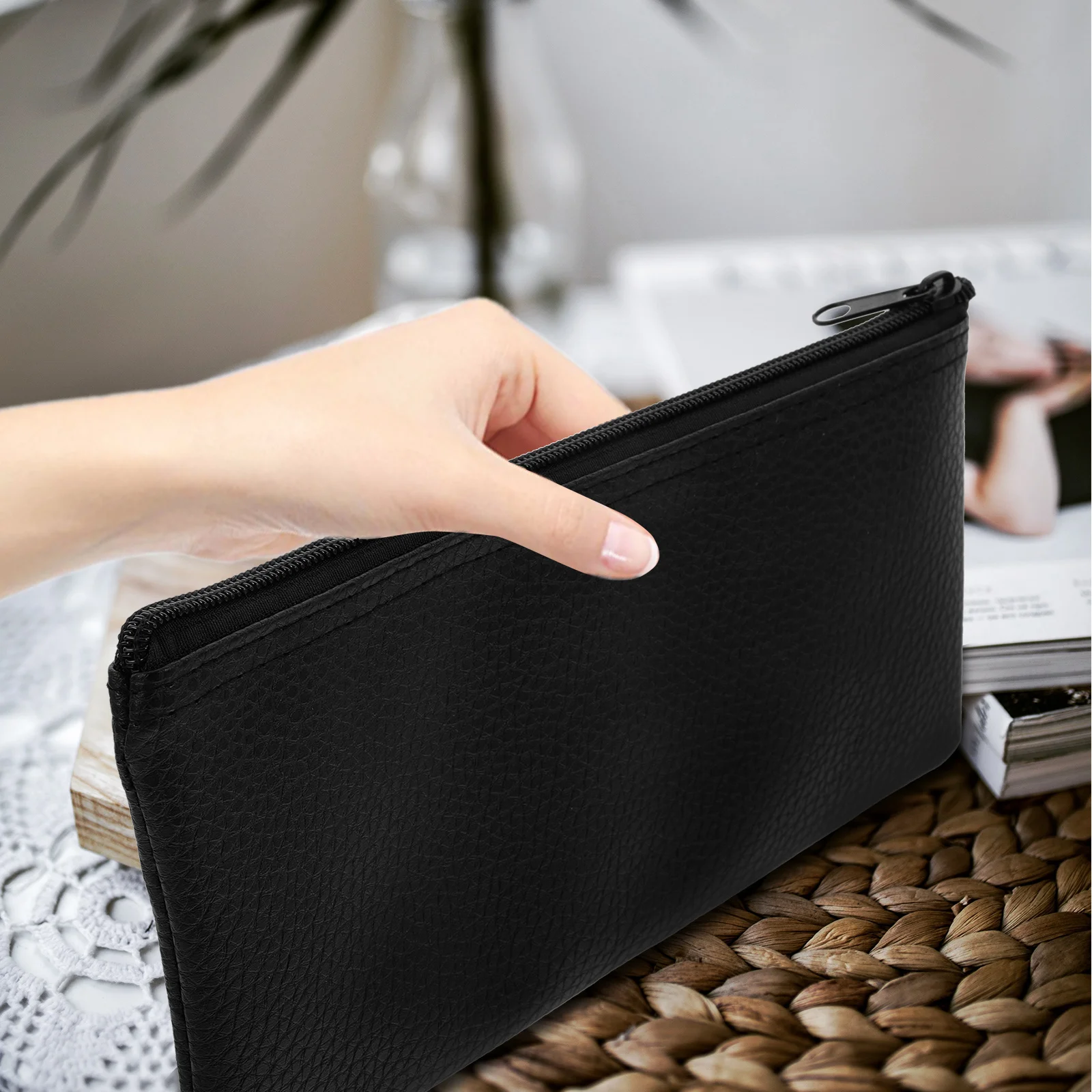 

Premium Microphone Pouch Waterproof Wear-Resistant Zipper For Wireless Microphone Earphone Data Cable Portable