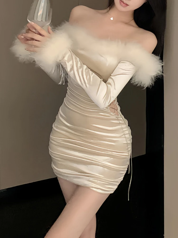 REDDACHiC 크리미 화이트 벨벳 여성 바디콘 원 숄더 컷 아웃 스트랩 롱 슬리브 미니 드레스 새해 생일 파티 의류