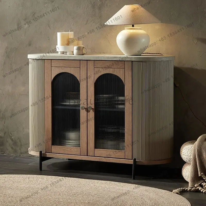 

Французский деревенский ретро-шкаф в старинном стиле с цементной отделкой и элементами ваби-саби, чайный шкафчик.