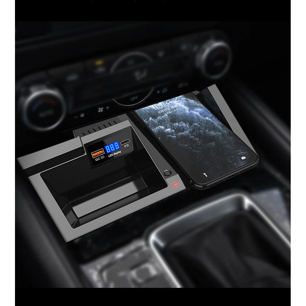 Fast Charging Wireless Pad 15W for Mazda For CX-5 For KF 2018-2024 Car Mount Charger with LED Display and USB Power Input view 4