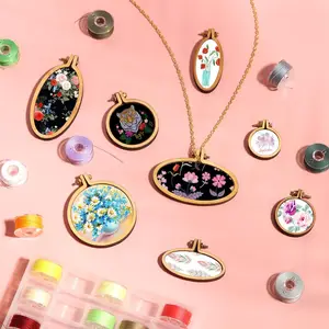 Mini gergef Yüzük Ahşap Yuvarlak Kolye, Karışık, Çapraz Dikiş Kiti Resim Takı, Anahtar El Sanatları, Dikiş Aksesuarları, 10 Adet Satışta ilk 10 veya çapraz dikişe kelepçe-no. 9