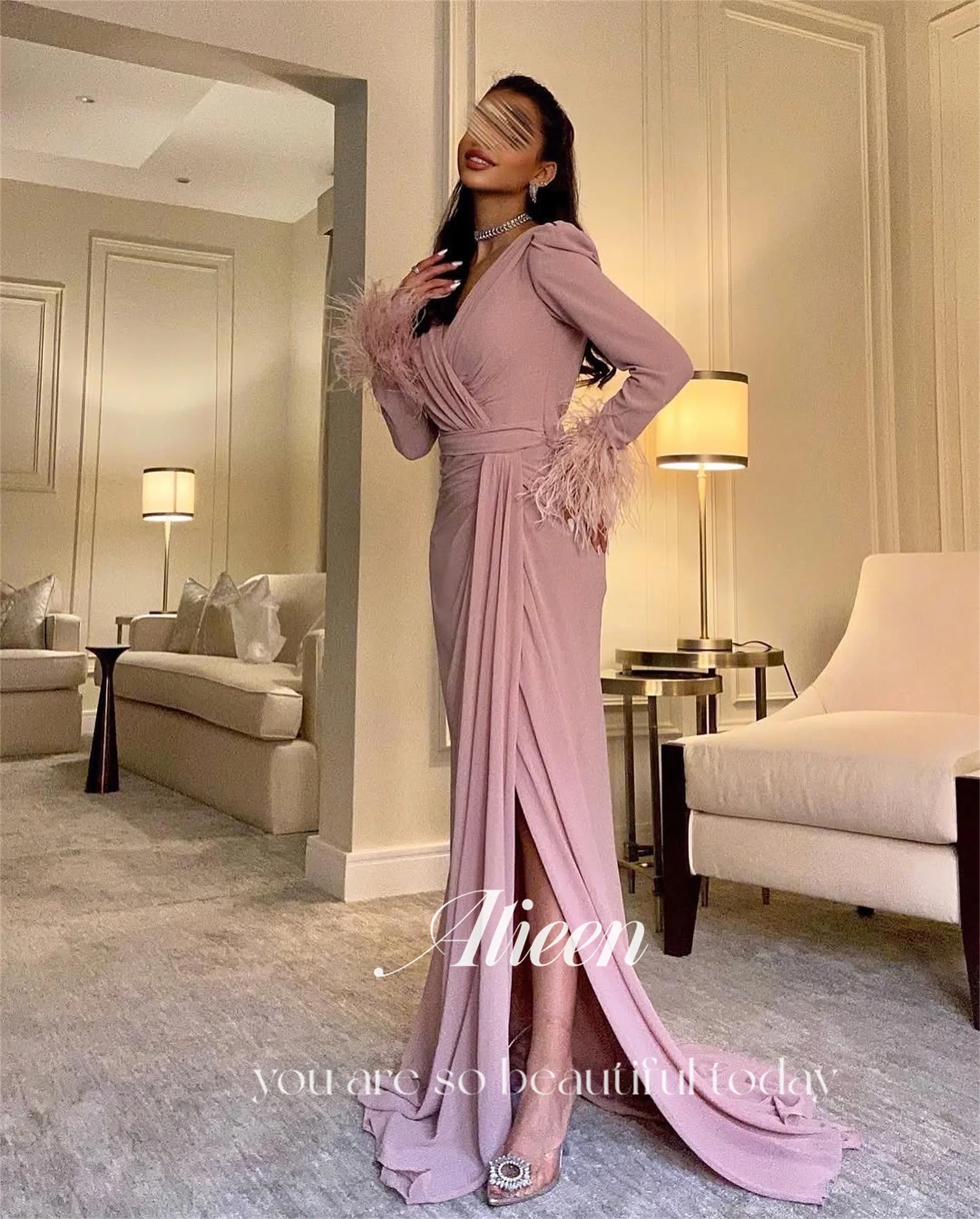 Aileen Vestidos De Festa Dubai فساتين سهرة فاخرة 2025 بأكمام طويلة ريشة فساتين سهرة أنيقة مخصصة للحفلات الراقصة مثير