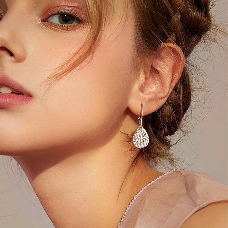 

European And American Gold Pleated Leaf Earrings Light Luxury High-end Sense Copper Gold Plated Earrings Leaf Jewelry