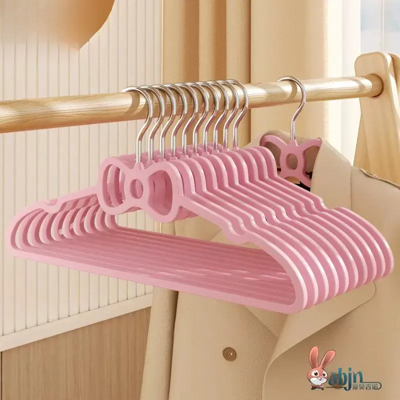 Pink Heart Shaped  Knot Plastic Clothes Hanger Anti Slip Cute Student Dormitory Drying Rack Creative Storage Organizer