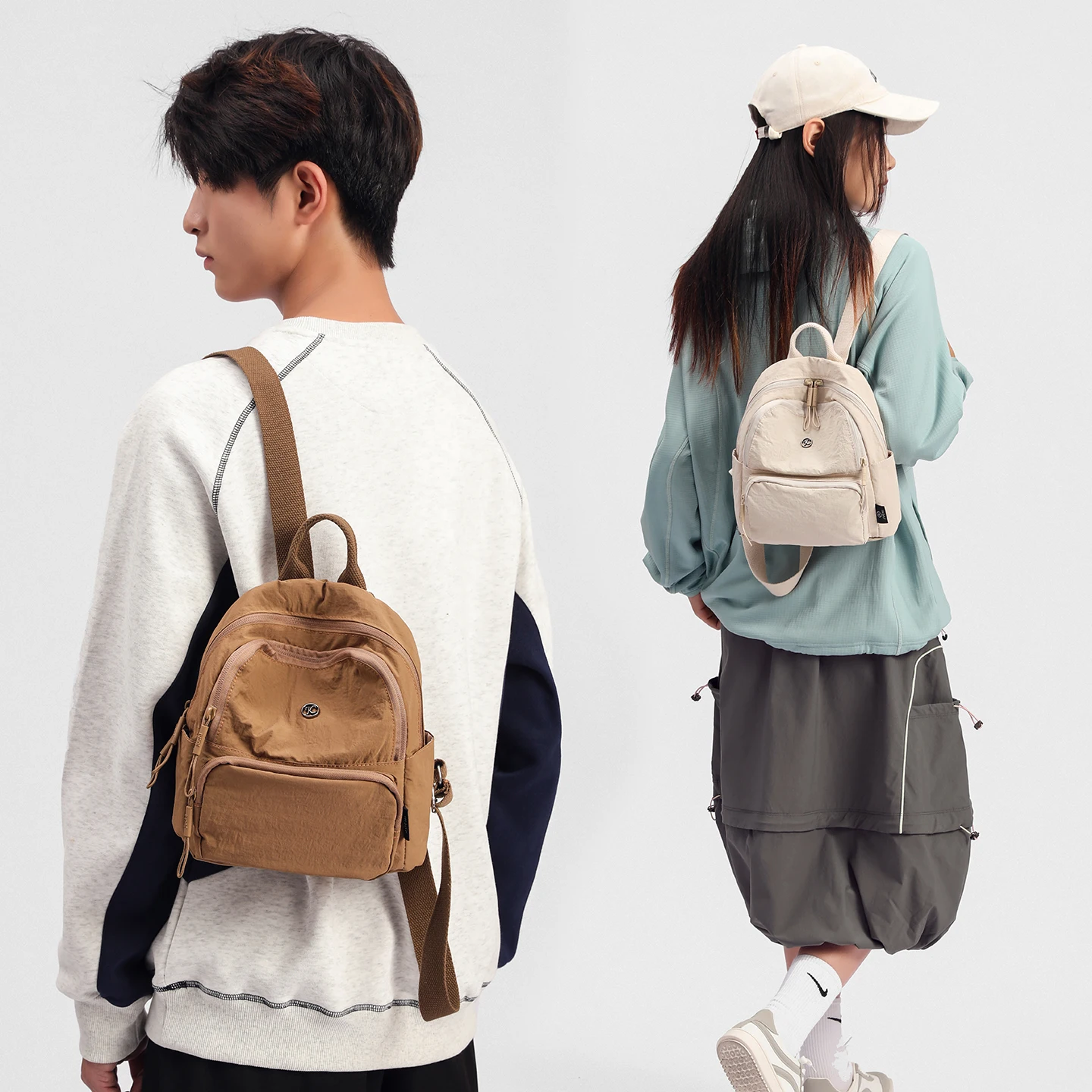 

Minimalist Compact Women's Backpack Nylon Fabric Lightweight Large Capacity Casual Backpack Women's Fashion Backpack