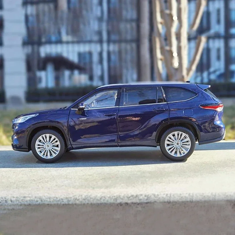 Highlander SUV 2022, Maßstab 1:18, neues Metalldruckguss-Automodell, Jungen-Geschenk-Sammlung, Display