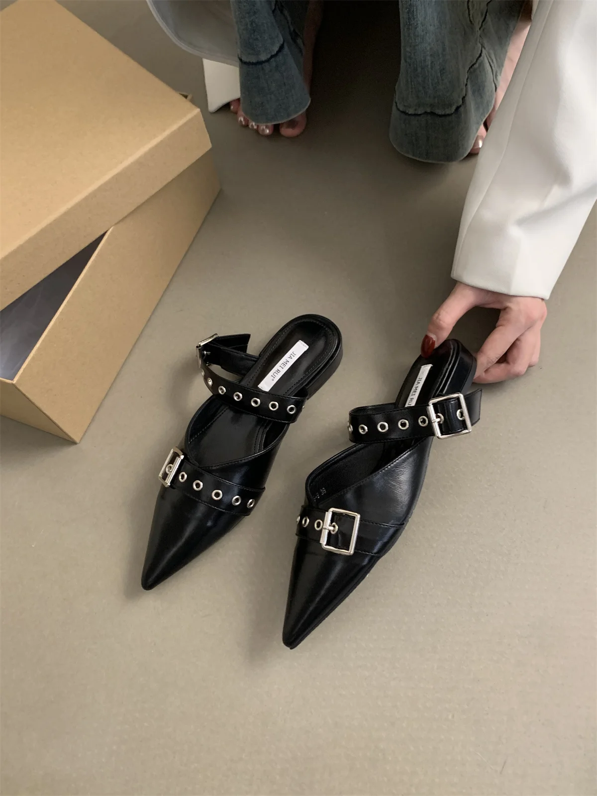 

Casual Med Heel Buckle Strap Slippers for Women Fashion Revit Slip On Mules Outdoor Casual Western Street Style Women's Sandals