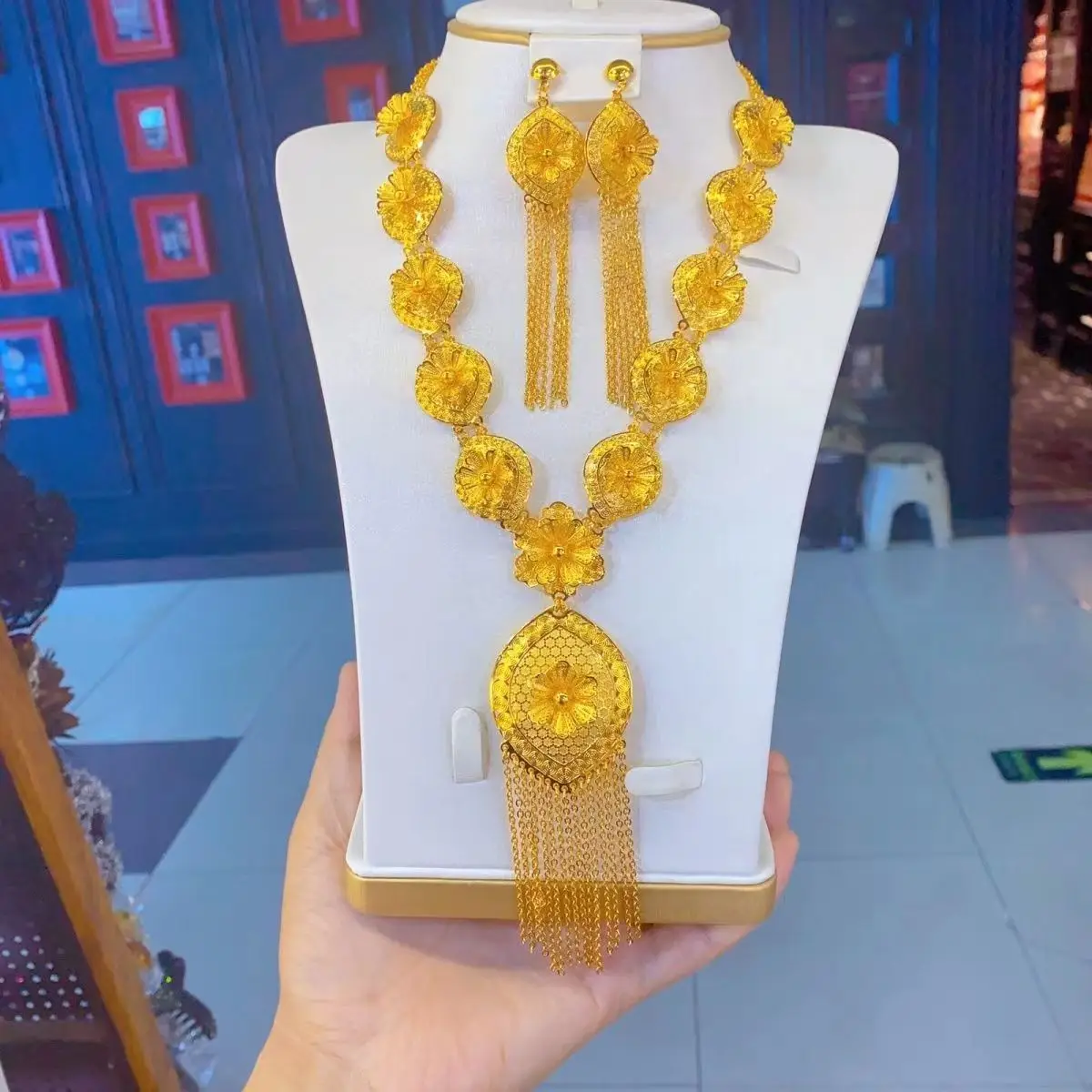 Dubai neue 24 Karat vergoldete Halskette Ohrringe für Frauen Hochzeits feier Schmuck Set dd10465