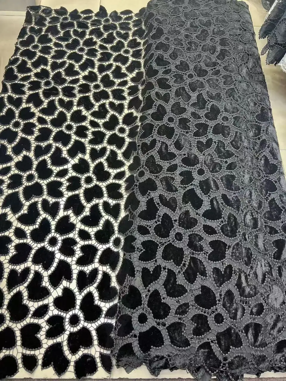 

Newest Black Water Soluble Fabric African Guipure Cord Lace Nigerian Velvet Lace Fabric 5 Yards for Women's Dresses Sewing
