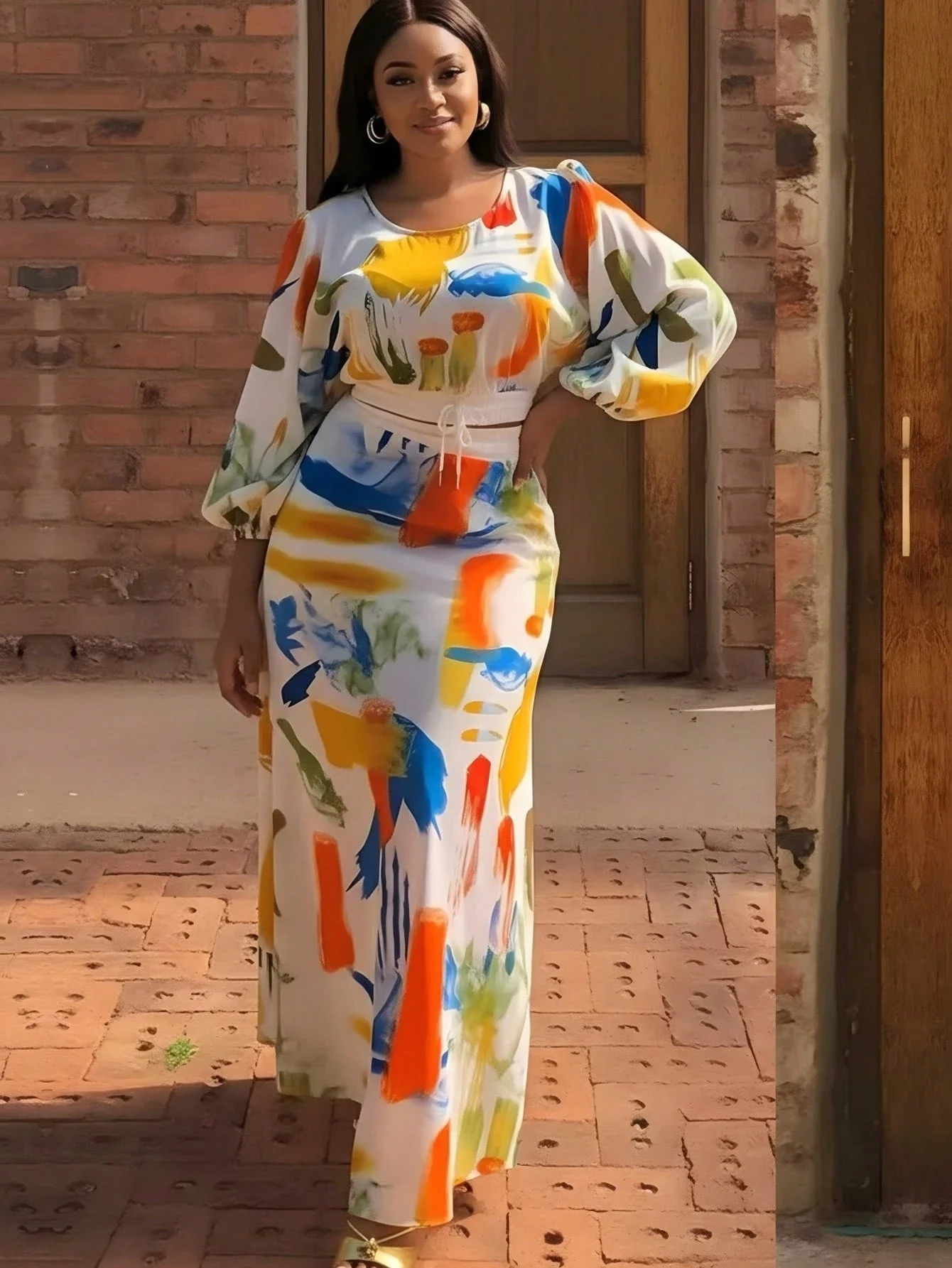 

Комплект из 2 предметов: укороченный топ с абстрактным принтом и рукавами-фонариками и длинная юбка макси, свободный крой, для женщин больших размеров